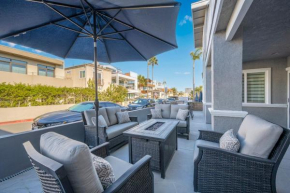 Giant Home Sleep 20, Perfect for Multi Family Vacation steps from the Sand
